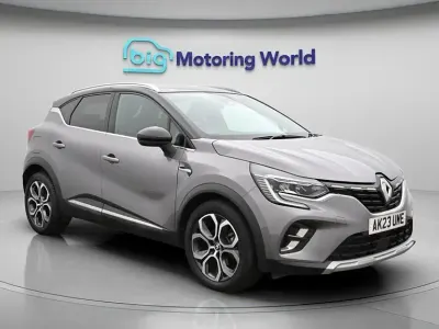 Gebraucht Renault Captur Techno 160 PS (117 kW) 2023 Grau SUV