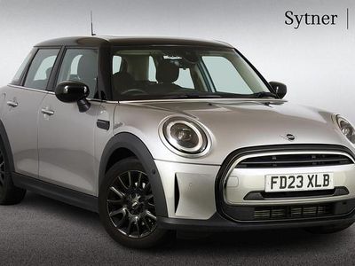 Begagnad Mini Cooper Classic 134 HK (98 kW) 2023 Silver Halvkombi