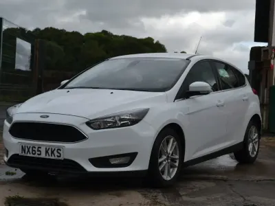 Used Ford Focus Zetec 2015 White Hatchback
