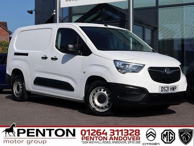 Used Vauxhall Combo 100 HP (73 kW) 2021 White MPV