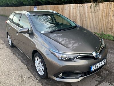 used Toyota Auris Hybrid 