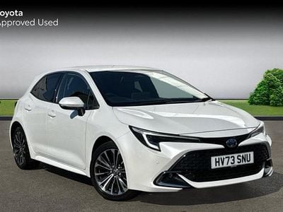 Used Toyota Corolla Design 140 HP (102 kW) 2023 Platinum white pearl Hatchback