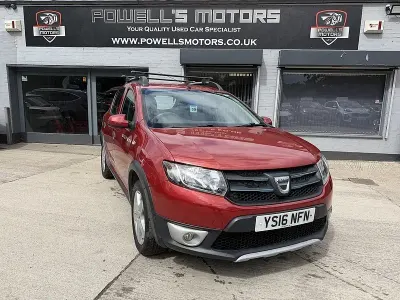 Begagnad Dacia Sandero Lauréate 2016 Röd Halvkombi