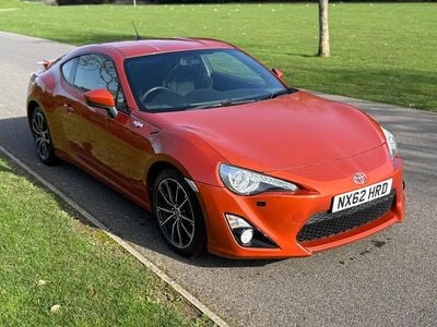 Used Toyota GT86 GT 200 HP (147 kW) 2012 Orange Coupe