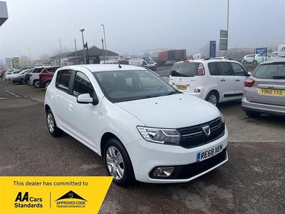 Used Dacia Sandero Comfort 72 HP (52 kW) 2018 White Hatchback