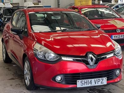 Used Renault Clio IV Dynamique 90 HP (66 kW) 2014 Red Hatchback