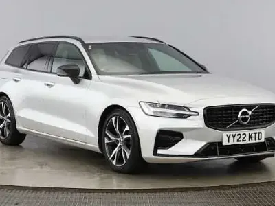 Used Volvo V60 R-Design 163 HP (119 kW) 2022 Bright silver Estate