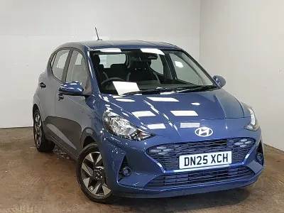 Gebraucht Hyundai i10 Advanced 63 PS (46 kW) 2025 Blau Kleinwagen