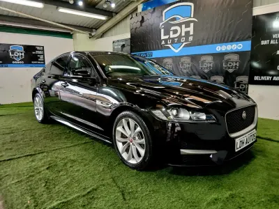 Używany Jaguar XF R-Sport 180 KM (132 kW) 2019 Czarny Sedan/Limuzyna