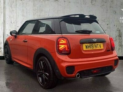 Used Mini Cooper Hatch 134 HP (98 kW) 2019 Orange Hatchback