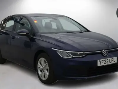 Used VW Golf VIII Life 130 HP (95 kW) 2023 Blue Hatchback
