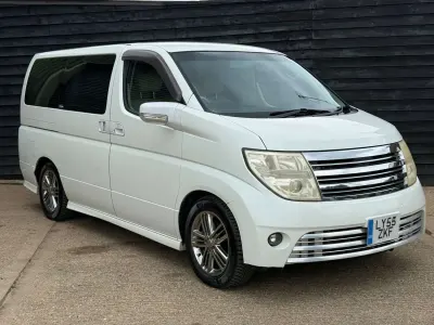 Używany Nissan Elgrand 2018 Biały