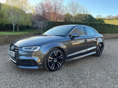 Usado Audi A3 S-Line 150 HP (110 kW) 2019 Cinzento Sedan