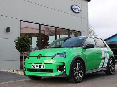 Green Used 2025 Renault 5 E-Tech Komfort Hatchback | £22,995 (Expensive)