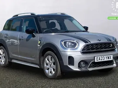 Begagnad Mini Cooper S Classic 220 HK (161 kW) 2022 Silver Halvkombi