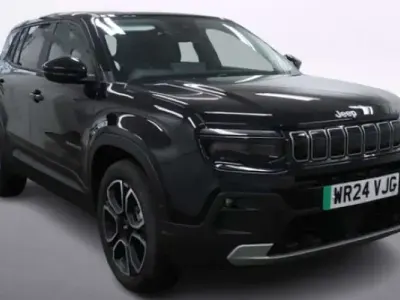 Begagnad Jeep Avenger Summit 114 kW (156 HK) 2024 Svart SUV