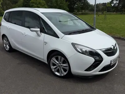 Used Vauxhall Zafira Tourer SRi 2015 White MPV