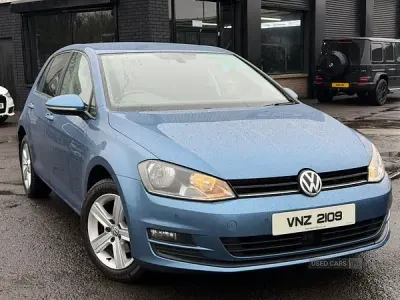 Used VW Golf VII Match 105 HP (77 kW) 2015 Blue Hatchback