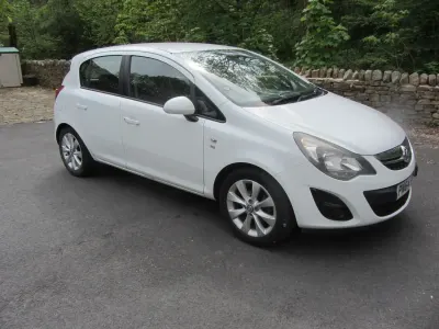 Begagnad Vauxhall Corsa Excite 2014 Vit Halvkombi
