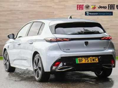 Gebraucht Peugeot e-308 GT 113 kW (154 PS) 2025 Weiß Kleinwagen