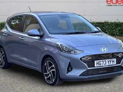 Used Hyundai i10 Premium 84 HP (61 kW) 2024 Blue Hatchback