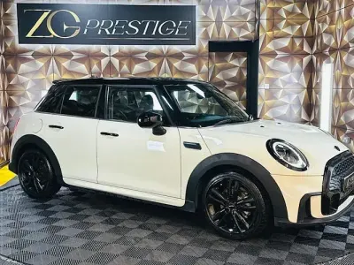 Używany Mini Cooper Hatch 136 KM (100 kW) 2022 Biały Hatchback