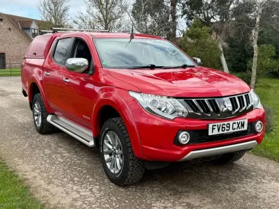 Käytetty Mitsubishi L200 Warrior 181 HP (133 kW) 2019 Punainen Nouto
