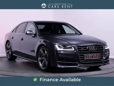 Usado Audi S8 Advanced 520 CV (382 kW) 2016 Gris Berlina