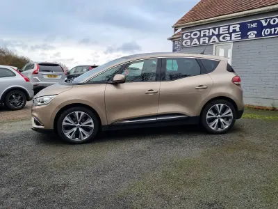 Used Renault Scénic III Dynamique 110 HP (80 kW) 2017 Beige MPV