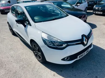 Used Renault Clio Dynamique 75 HP (55 kW) 2015 White Hatchback