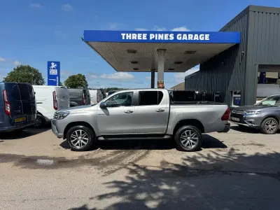 Used Toyota HiLux 150 HP (110 kW) 2018 Silver Pickup