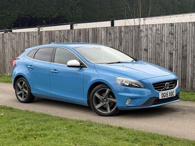 Used Volvo V40 R-Design 115 HP (84 kW) 2015 Blue Hatchback