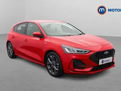 Used Ford Focus ST-Line 125 HP (91 kW) 2023 Red Hatchback