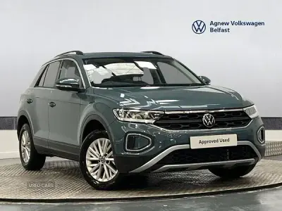 Used VW T-Roc Life 110 HP (80 kW) 2023 Blue SUV