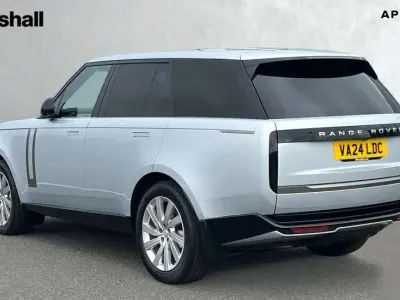 Używany Land Rover Range Rover SE 344 KM (253 kW) 2024 Srebrny SUV