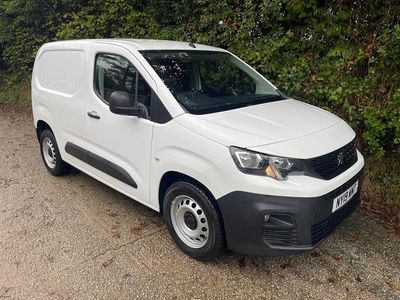 Used Peugeot Partner 100 HP (73 kW) 2019 White MPV