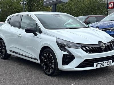 Used Renault Clio V Techno 143 HP (105 kW) 2025 Solid  glacier white  Hatchback