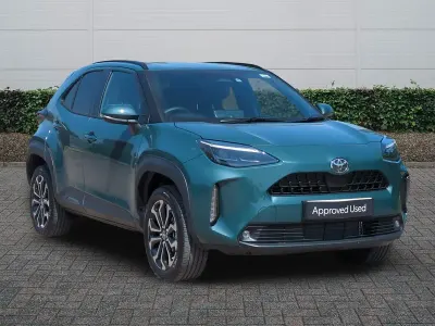New Toyota Yaris Hybrid Design 2026 Forest green Estate