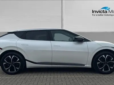 Begagnad Kia EV6 GT-Line 166 kW (226 HK) 2023 Vit SUV