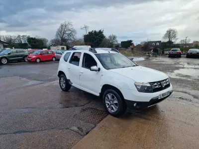 Second-hand Dacia Duster Lauréate 110 CP (80 kW) 2014 Alb SUV
