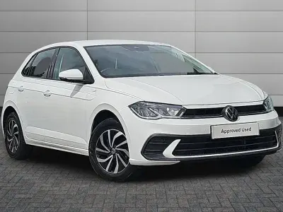 Used VW Polo Life 79 HP (58 kW) 2024 White Hatchback