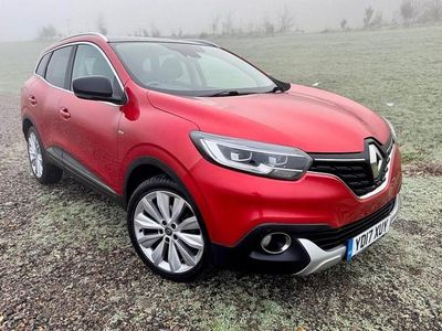Red Used 2017 Renault Kadjar Signature SUV | £12,995 (Expensive)