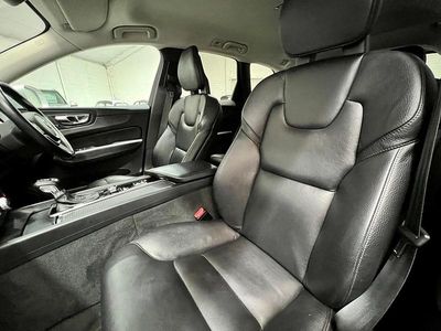 Used Volvo XC60 Momentum 190 HP (139 kW) 2017 Silver SUV