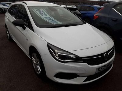 Used Vauxhall Astra Business Edition 122 HP (89 kW) 2021 White Estate