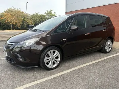 Used Vauxhall Zafira Tourer SRi 140 HP (102 kW) 2014 Brown MPV