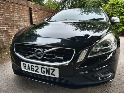 Used Volvo V60 R-Design 180 HP (132 kW) 2012 Black Estate