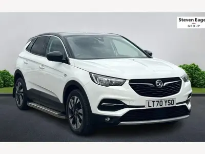 Used Vauxhall Grandland X SRi 130 HP (95 kW) 2020 White SUV