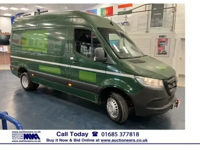 Usado Mercedes Sprinter 160 HP (117 kW) 2019 Branco Van