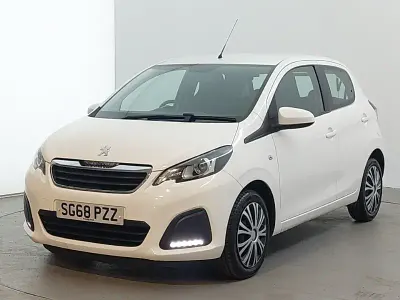 Used Peugeot 108 Active 68 HP (50 kW) 2018 White Hatchback
