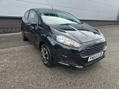 Usado Ford Fiesta Studio 82 CV (60 kW) 2014 Negro Utilitario